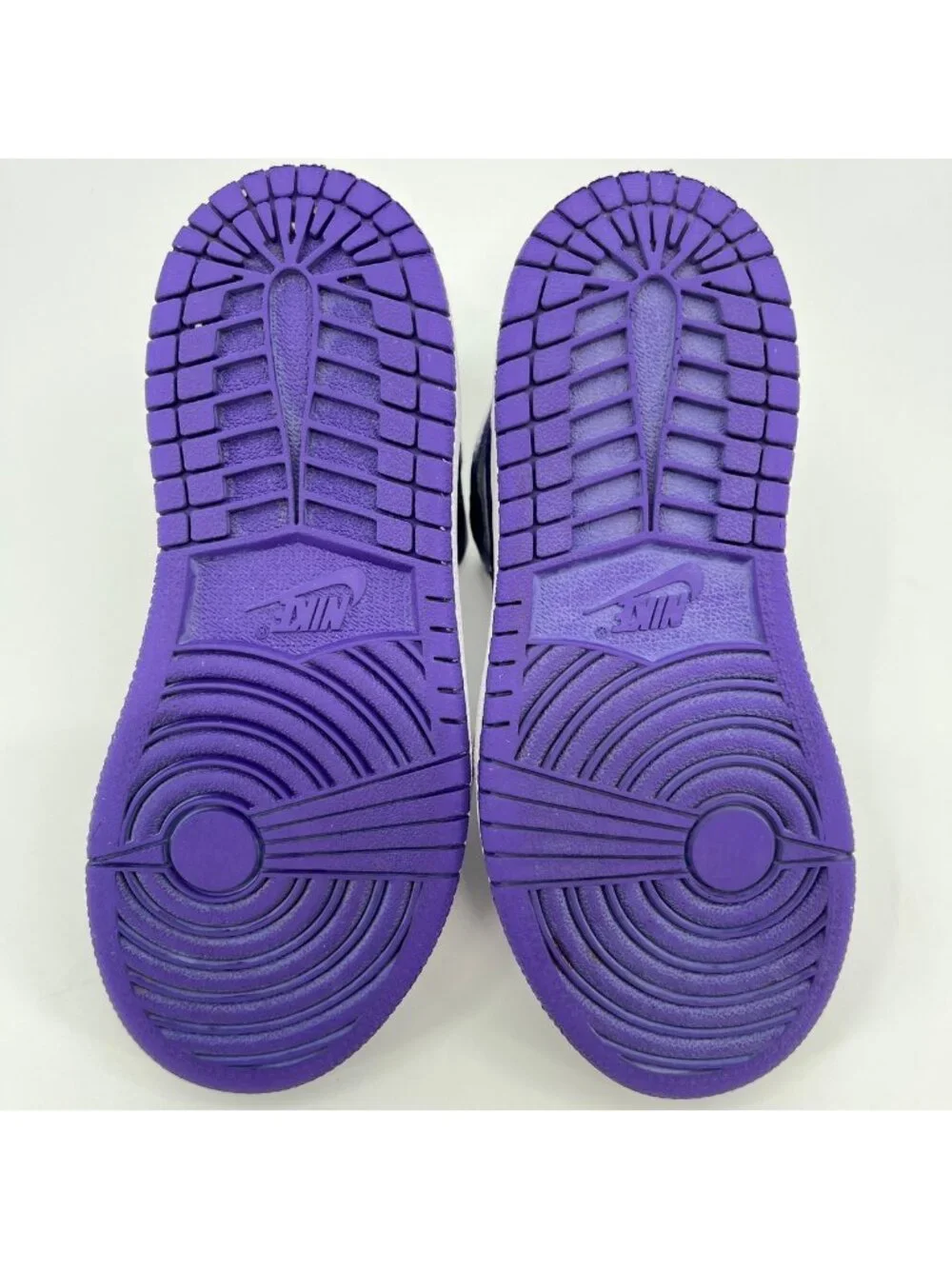 Nike Air Jordan 1 Mid Girls Size 12C White Court Purple Athletic Shoes Sneakers